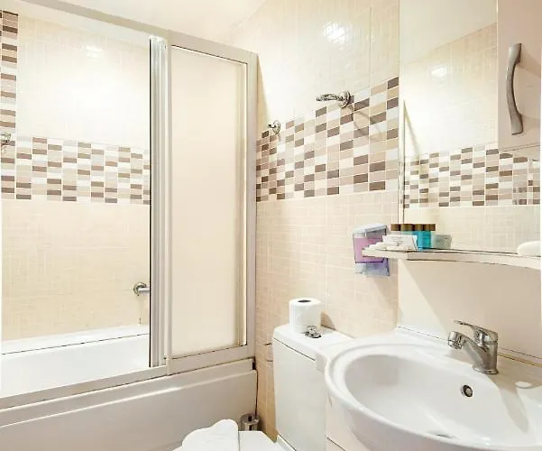 Grand Gross فندق 3*