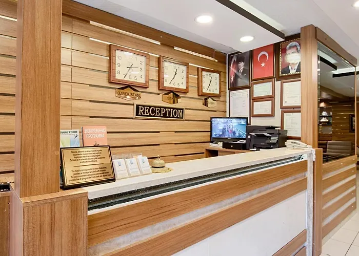 Grand Gross فندق 3*