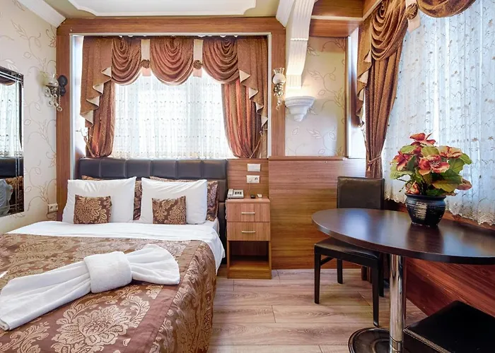 Grand Gross فندق 3*