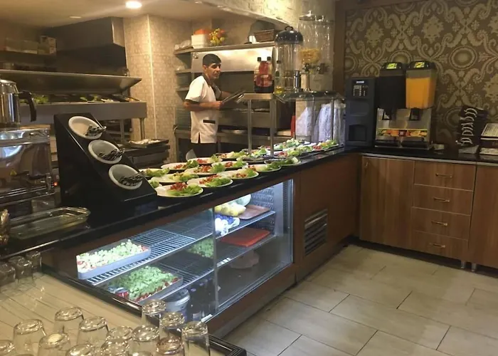 فندق Grand Gross 3*